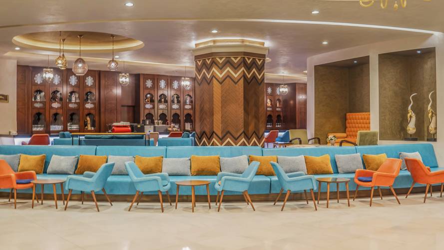 Royal Taj Mahal Hotel