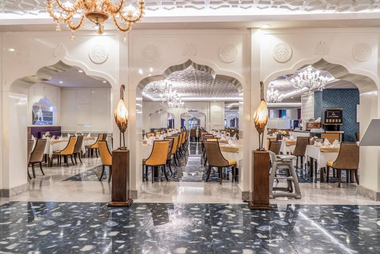 Royal Taj Mahal Hotel