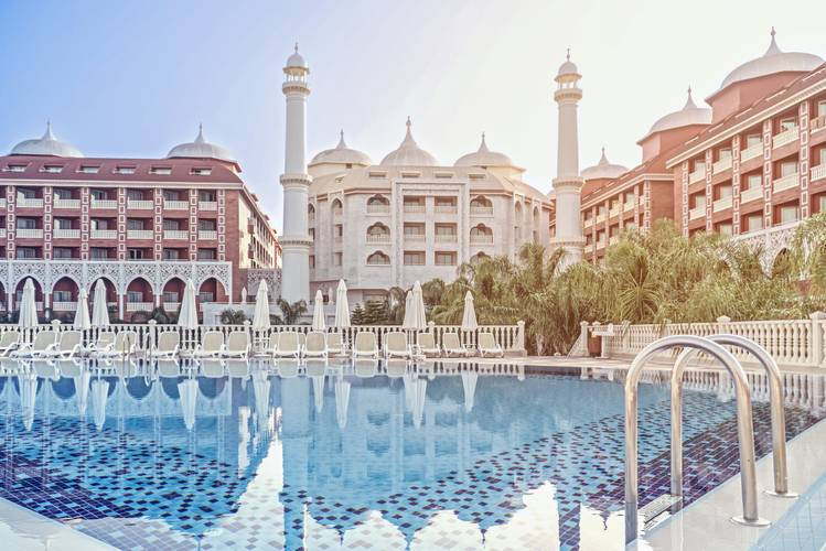 Royal Taj Mahal Hotel