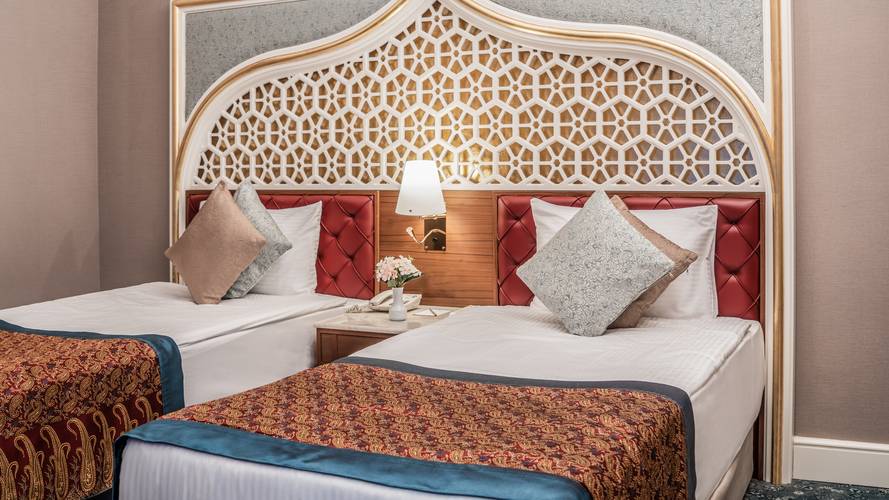 Royal Taj Mahal Hotel