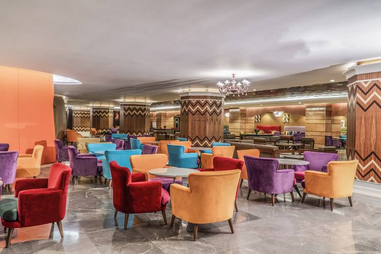 Royal Taj Mahal Hotel