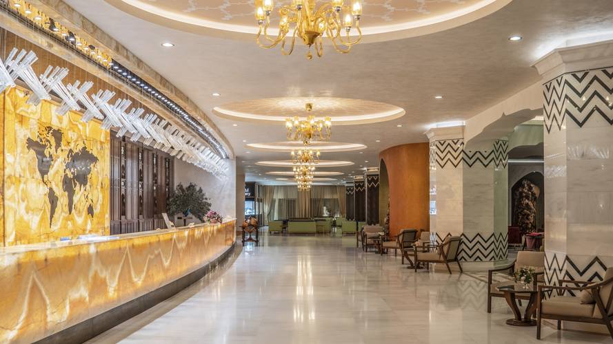 Royal Taj Mahal Hotel