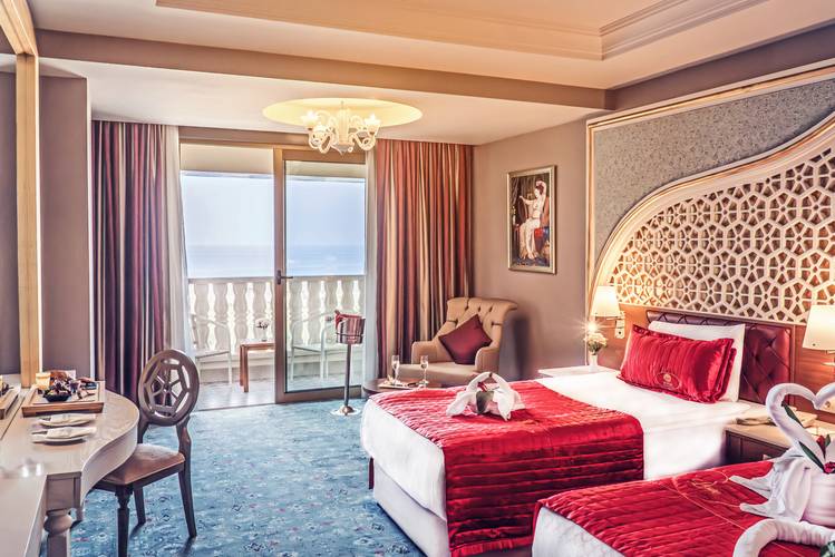 Royal Taj Mahal Hotel