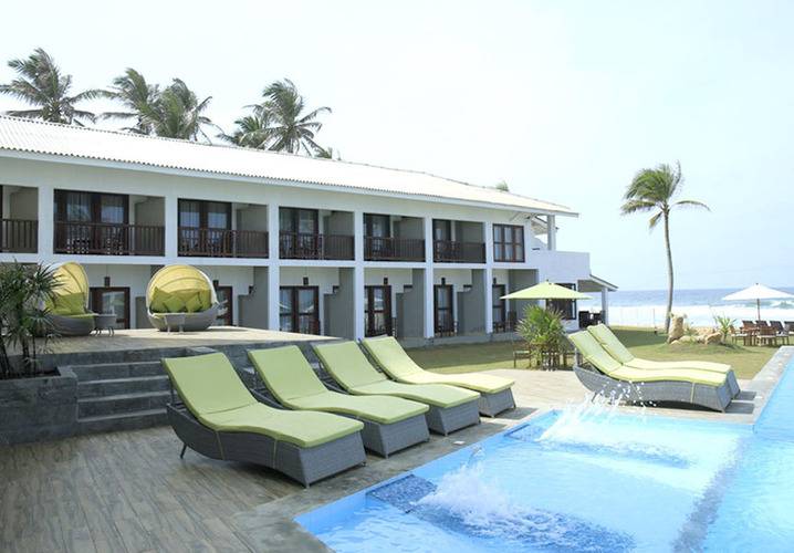 Avenra Beach Hotel