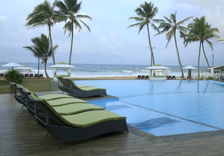 Avenra Beach Hotel