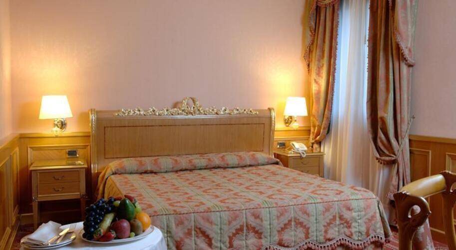 Andreola Central Hotel