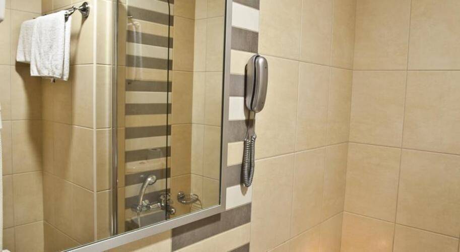 Crystal City Hotel