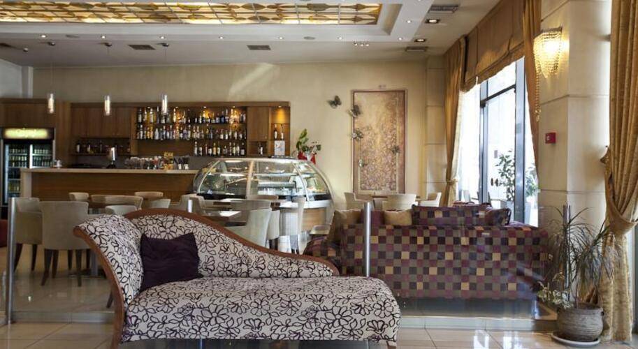 Crystal City Hotel