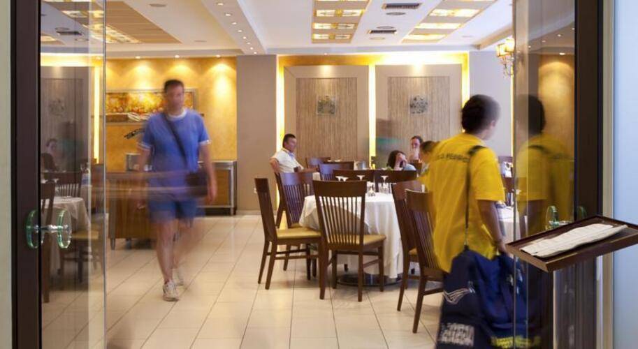 Crystal City Hotel