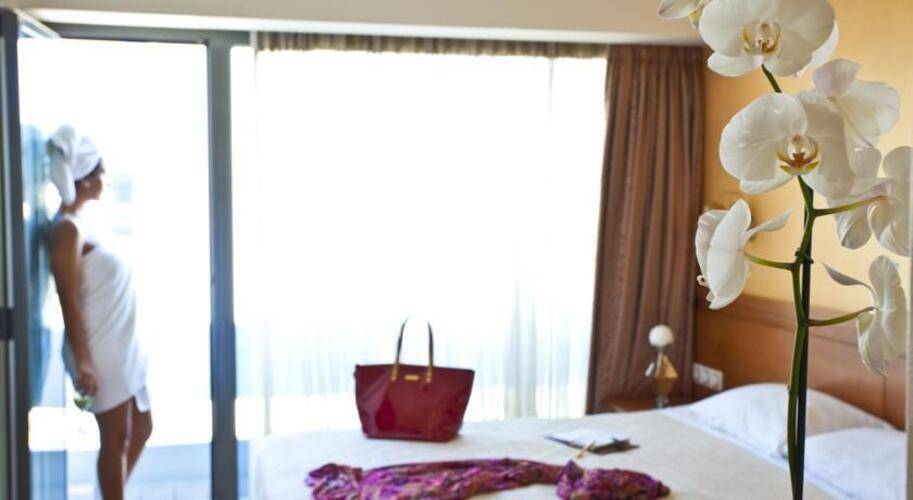 Crystal City Hotel