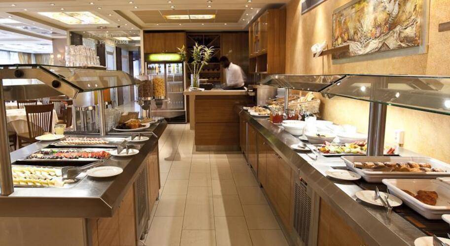 Crystal City Hotel