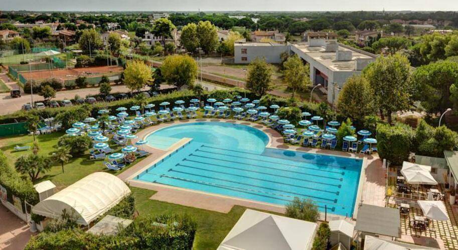 Aris Garden Hotel