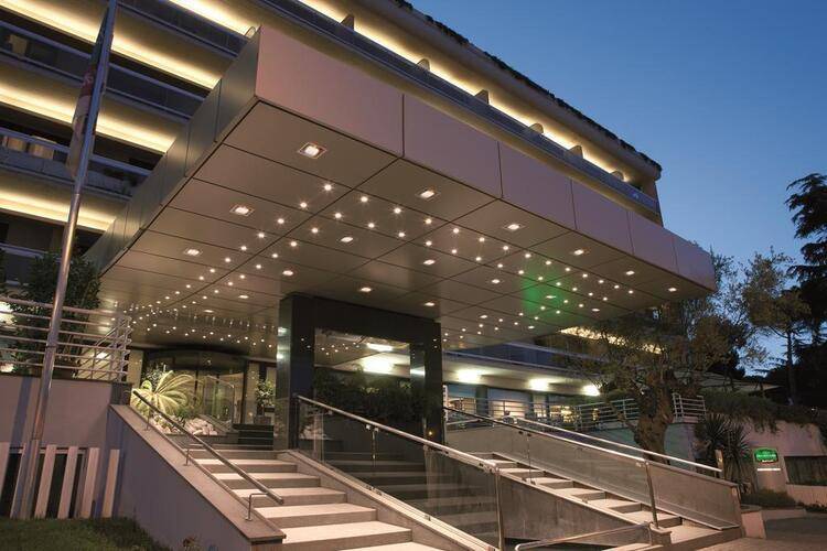 Courtyard By Marriott Rome Central Park