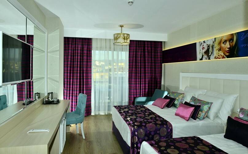 Azura Deluxe Resort & Spa