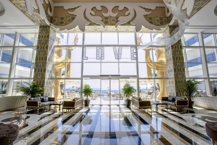 Azura Deluxe Resort & Spa