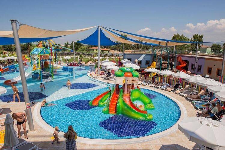 Dream World Aqua Resort & Spa