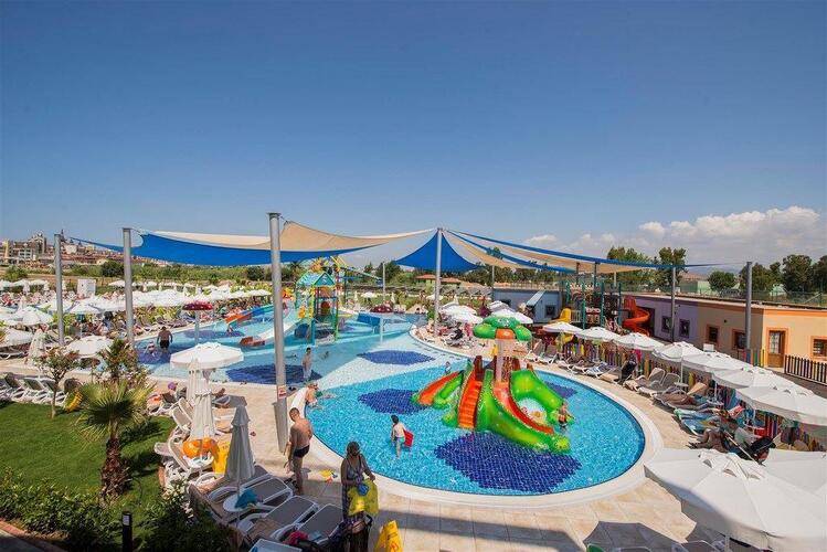 Dream World Aqua Resort & Spa