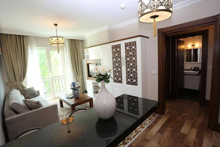 K Suites Hotel
