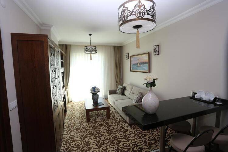 K Suites Hotel