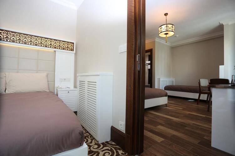 K Suites Hotel