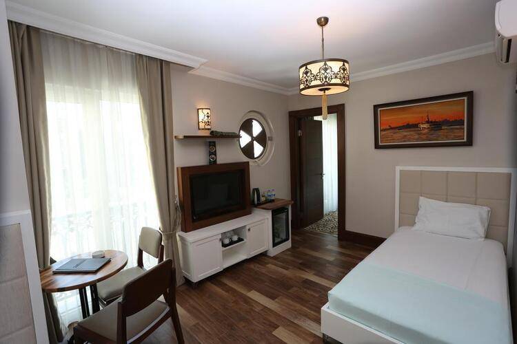 K Suites Hotel