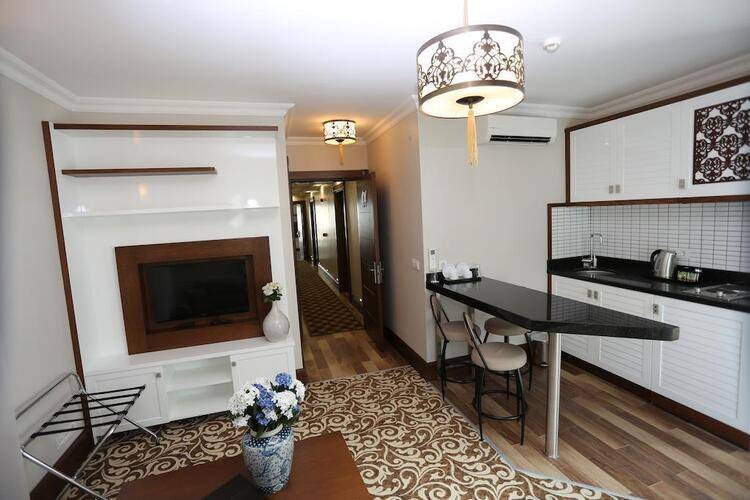 K Suites Hotel