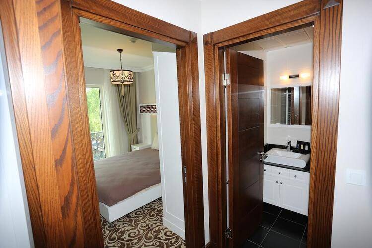 K Suites Hotel