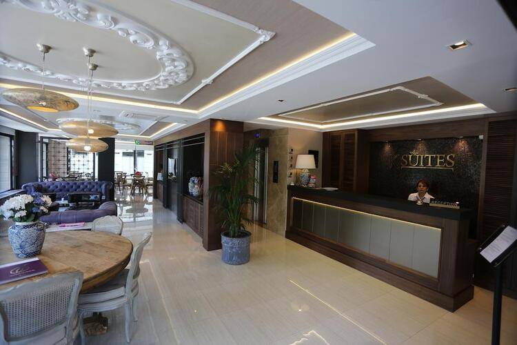 K Suites Hotel