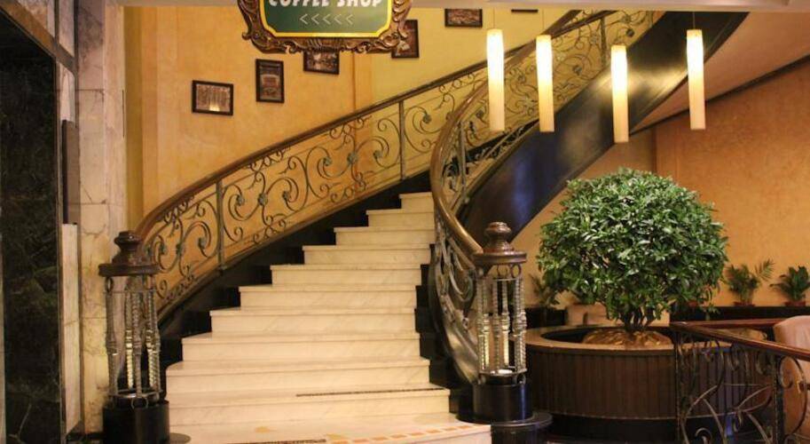 Dong Fang Hotel