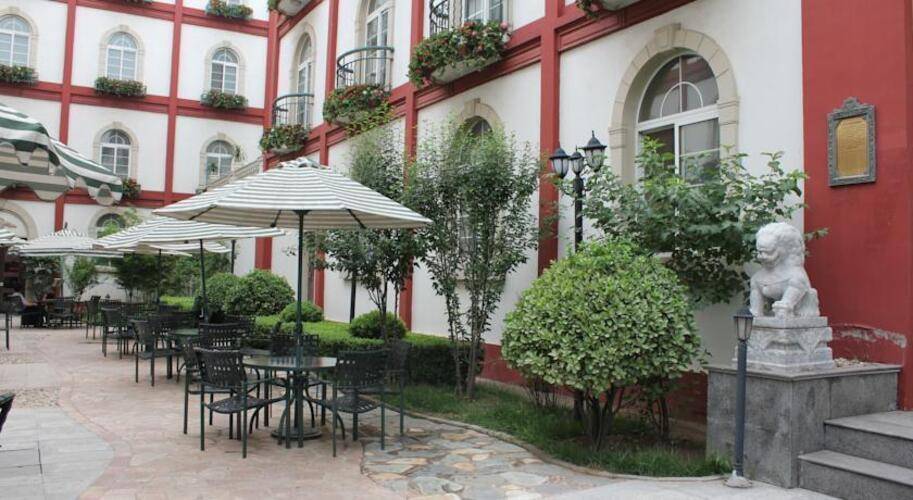 Dong Fang Hotel