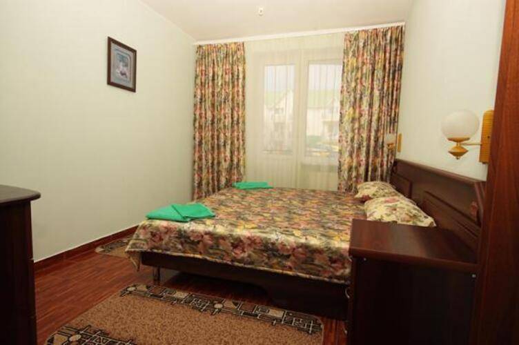 Лиана Отель