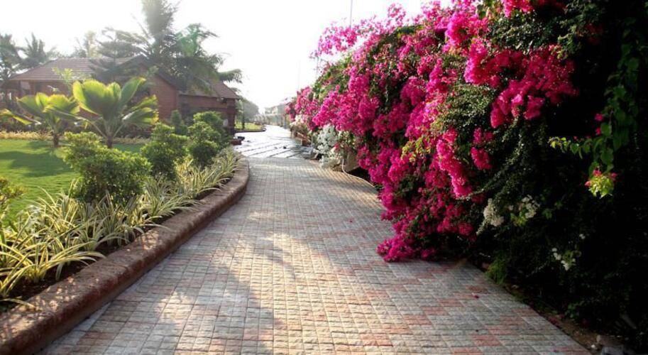 Beira Mar Beach Resort (Ex. The Fern Beira Mar Resort)