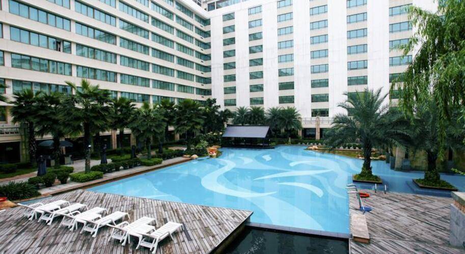 Dong Fang Hotel
