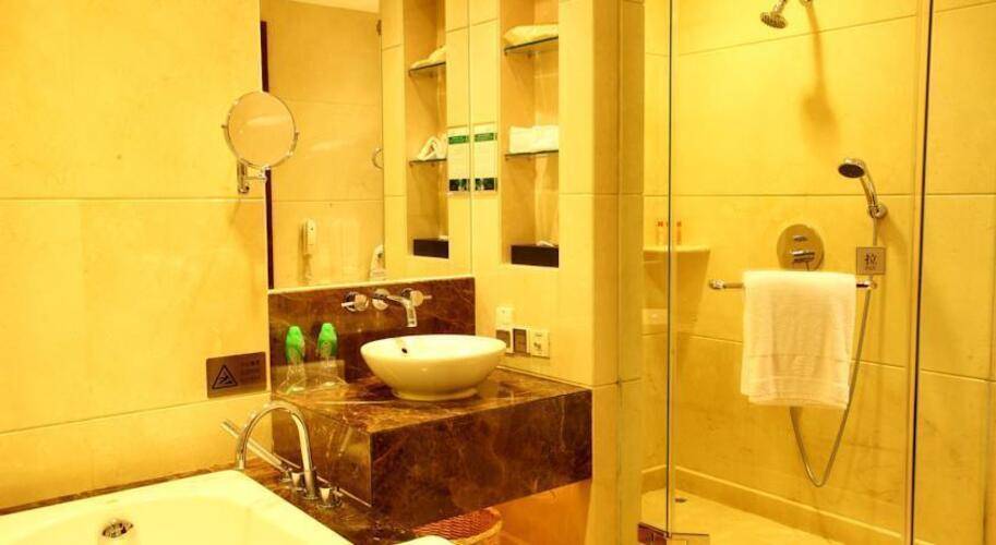 Dong Fang Hotel