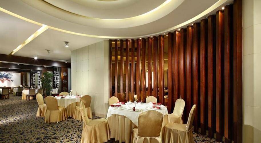 Dong Fang Hotel