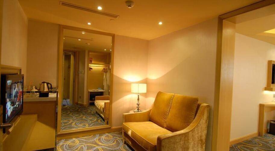 Ocean Hotel