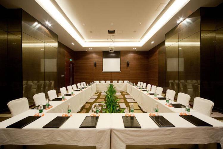 Royal Tulip Luxury Hotel Carat