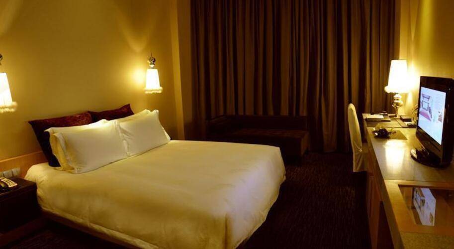 Royal Tulip Luxury Hotel Carat