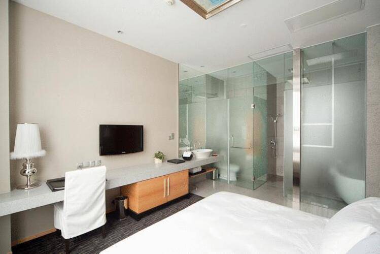 Royal Tulip Luxury Hotel Carat