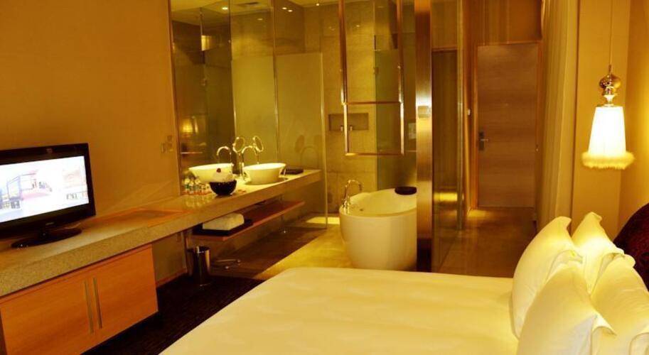Royal Tulip Luxury Hotel Carat