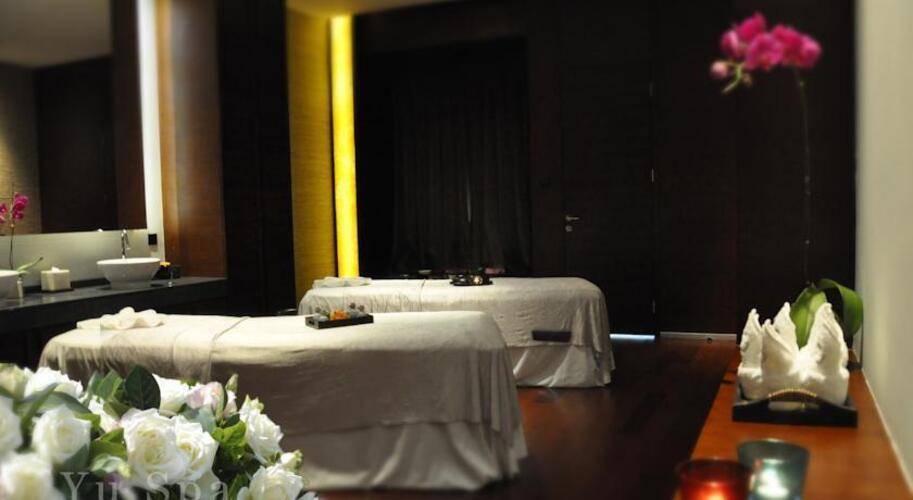 Royal Tulip Luxury Hotel Carat