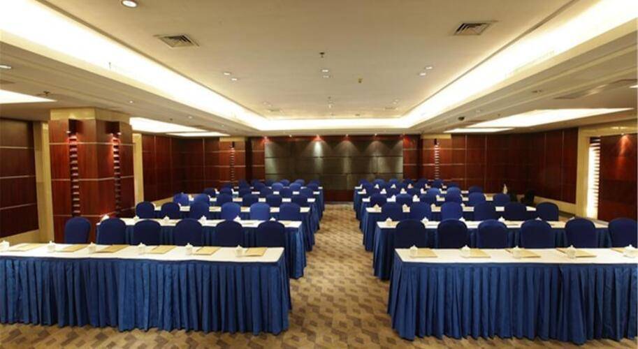 Grand Royal Hotel