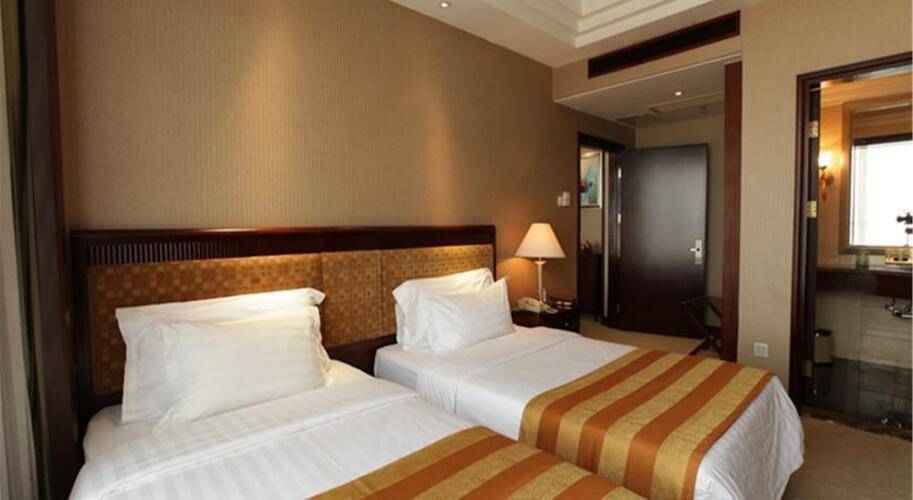 Grand Royal Hotel