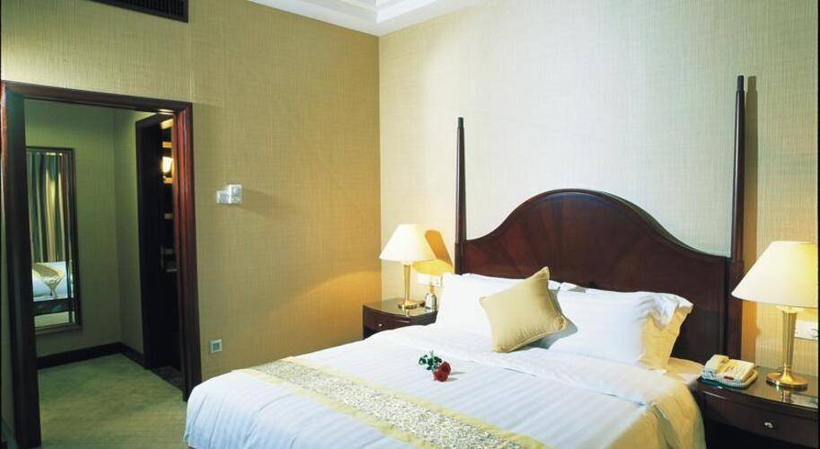 Grand Royal Hotel