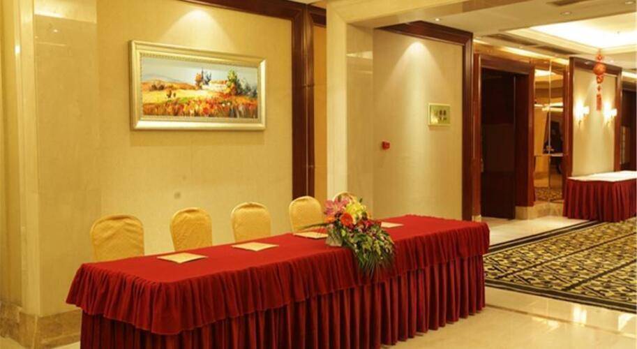 Grand Royal Hotel