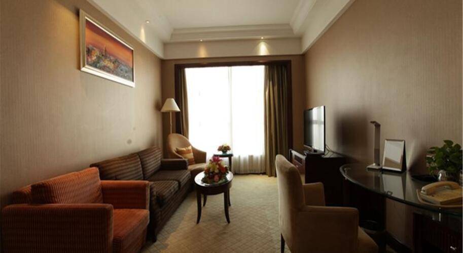 Grand Royal Hotel