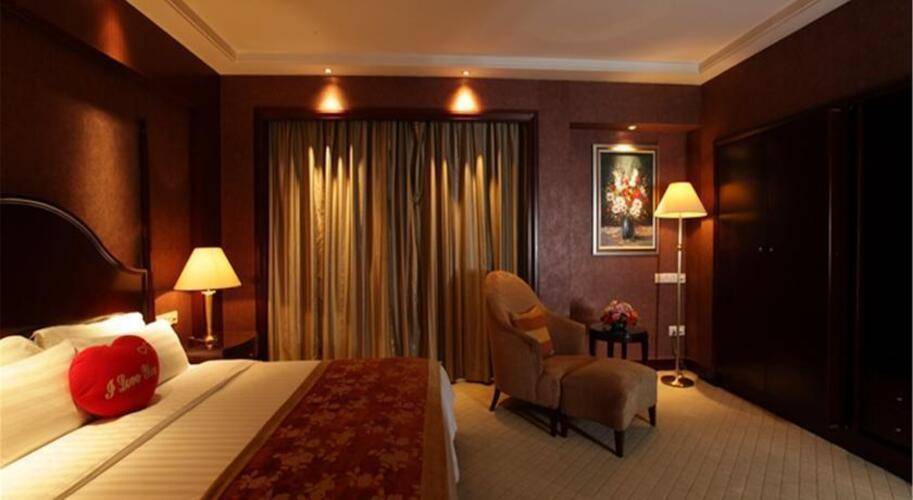 Grand Royal Hotel