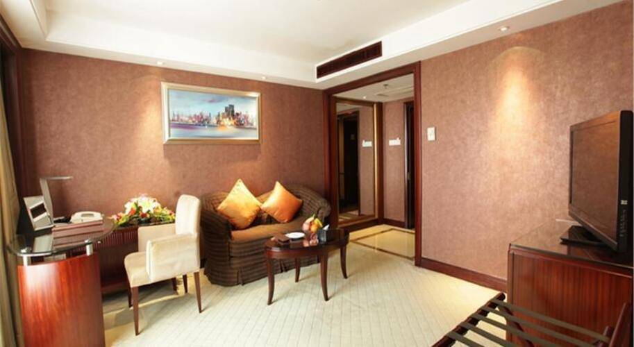 Grand Royal Hotel