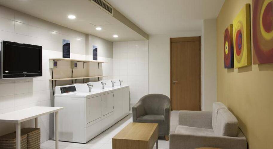 Holiday Inn Express Minzuyuan