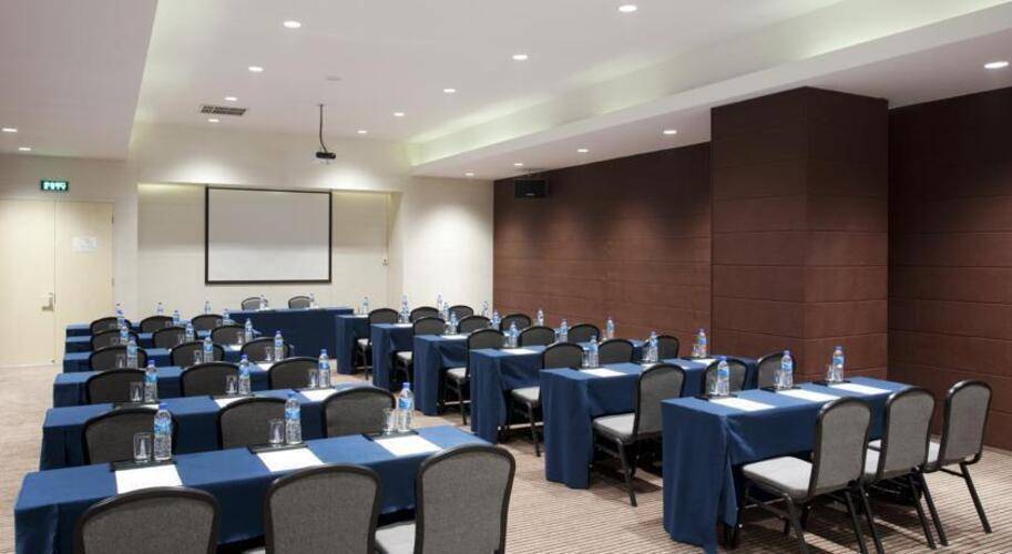 Holiday Inn Express Minzuyuan